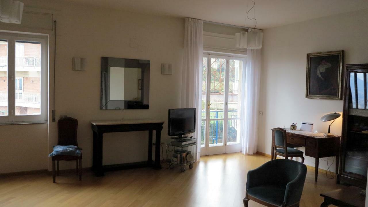 Appartement Spacious Panoramic - Half Way Center-vomero District Naples