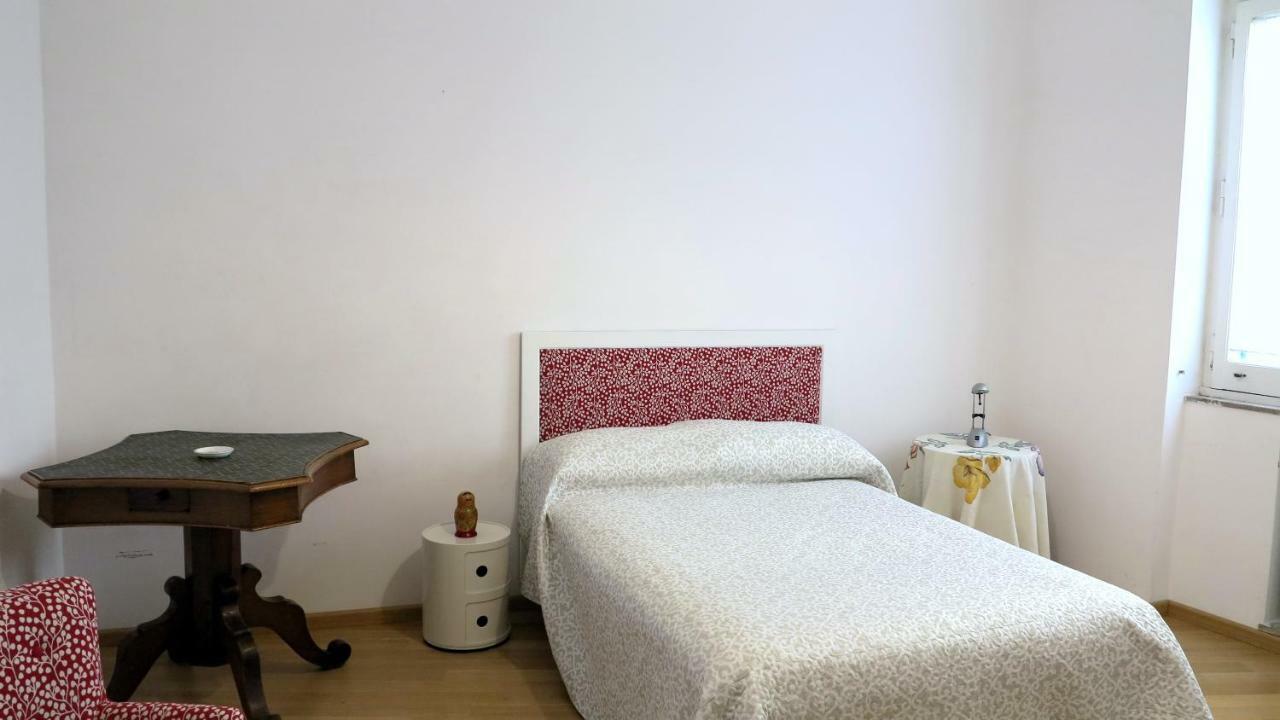 Spacious Panoramic - Half Way Center-vomero District Appartement